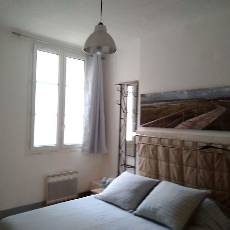 Appartement Sur le vieux port, centre de la Rochelle à La Rochelle  Extérieur photo